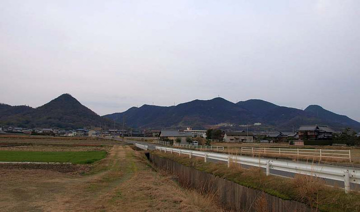 P1268810