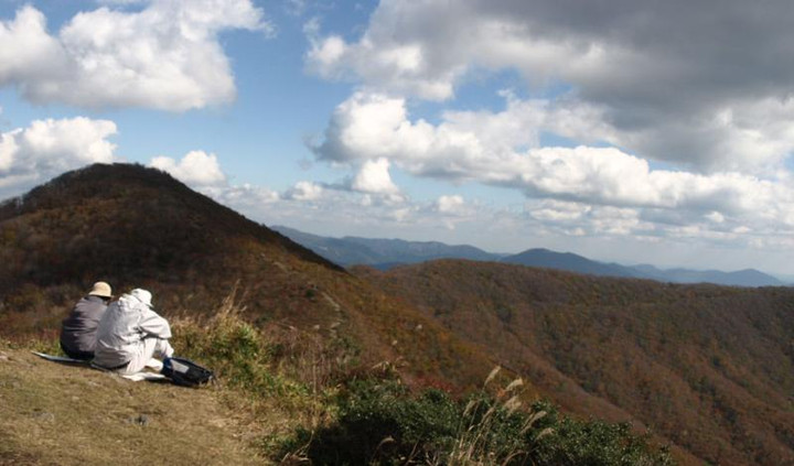 Pb037767yamawo_nagameru